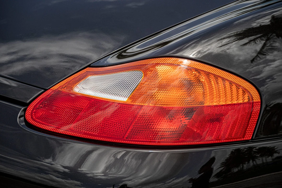 2001 Porsche 986 Boxster S - Image 29 of 31