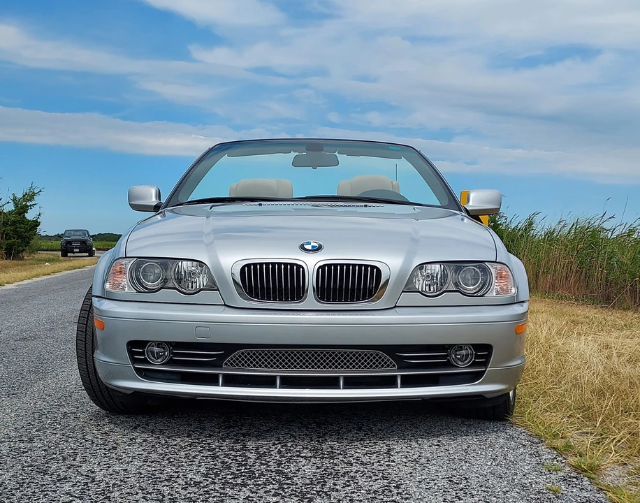 2002 BMW E46 330i & 330Ci - Image 9 of 31