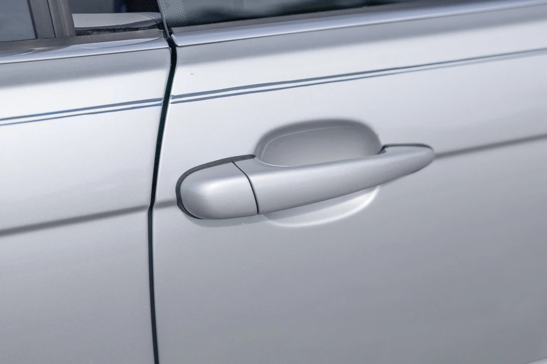 2002 BMW E46 330i & 330Ci - Image 29 of 31