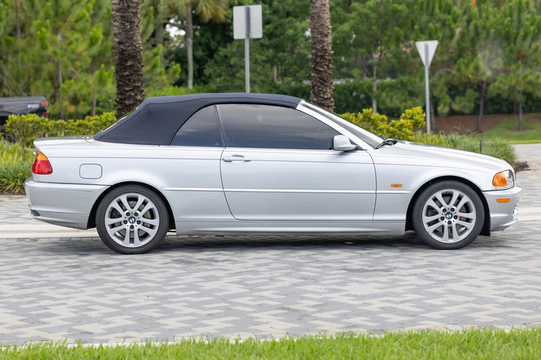 2002 BMW E46 330i & 330Ci - Image 15 of 31