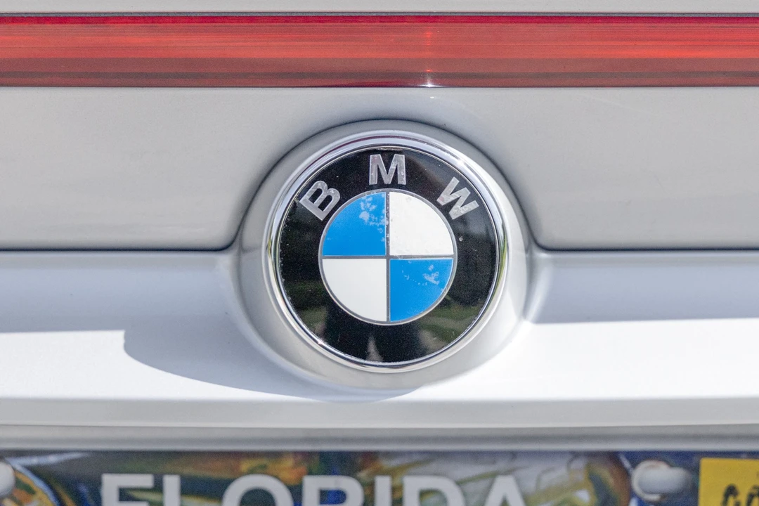 2002 BMW E46 330i & 330Ci - Image 24 of 31