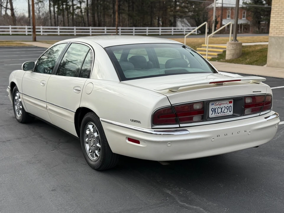 2002 Buick Park Avenue - Image 10 of 31