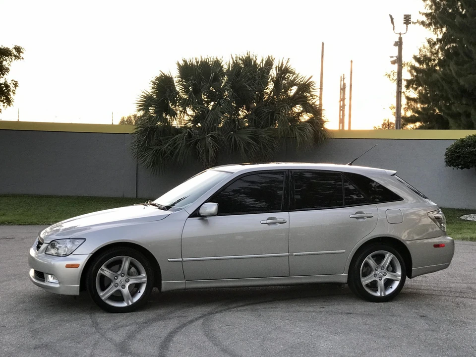 2002 Lexus IS 1st Gen - Image 7 of 31
