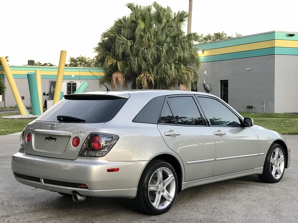 2002 Lexus IS 1st Gen - Image 20 of 31