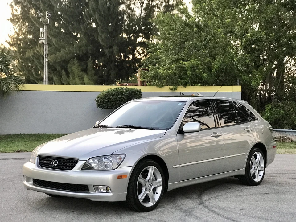 2002 Lexus IS 1st Gen - Image 30 of 31