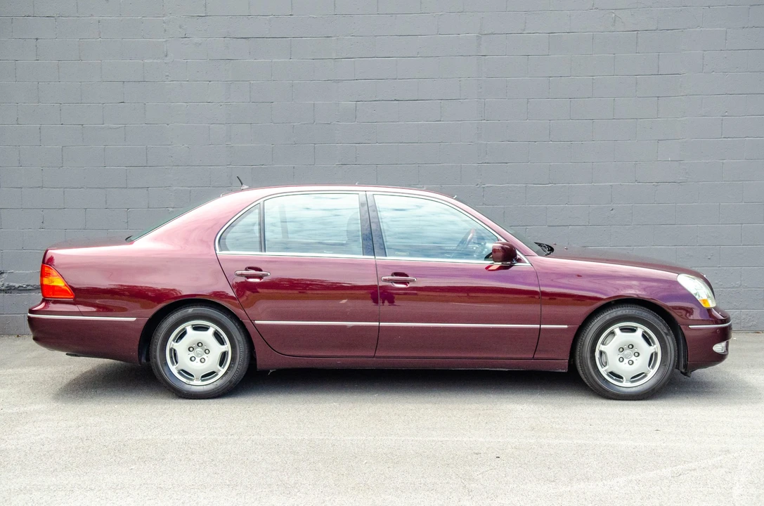 2002 Lexus LS 3rd Gen - Image 14 of 31
