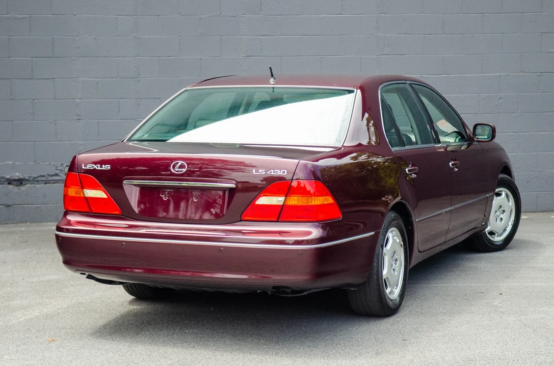 2002 Lexus LS 3rd Gen - Image 11 of 31
