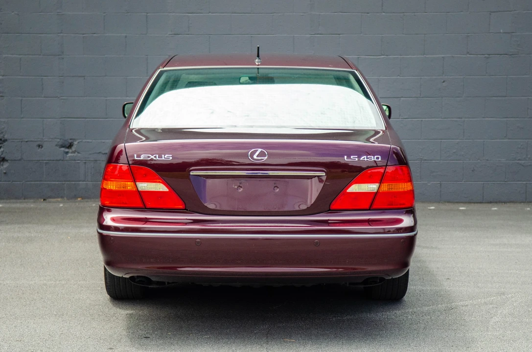 2002 Lexus LS 3rd Gen - Image 9 of 31