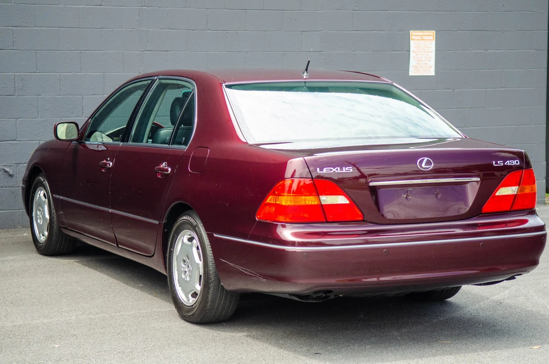 2002 Lexus LS 3rd Gen - Image 8 of 31