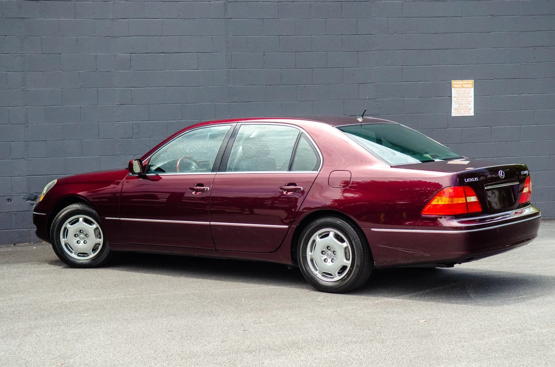 2002 Lexus LS 3rd Gen - Image 6 of 31