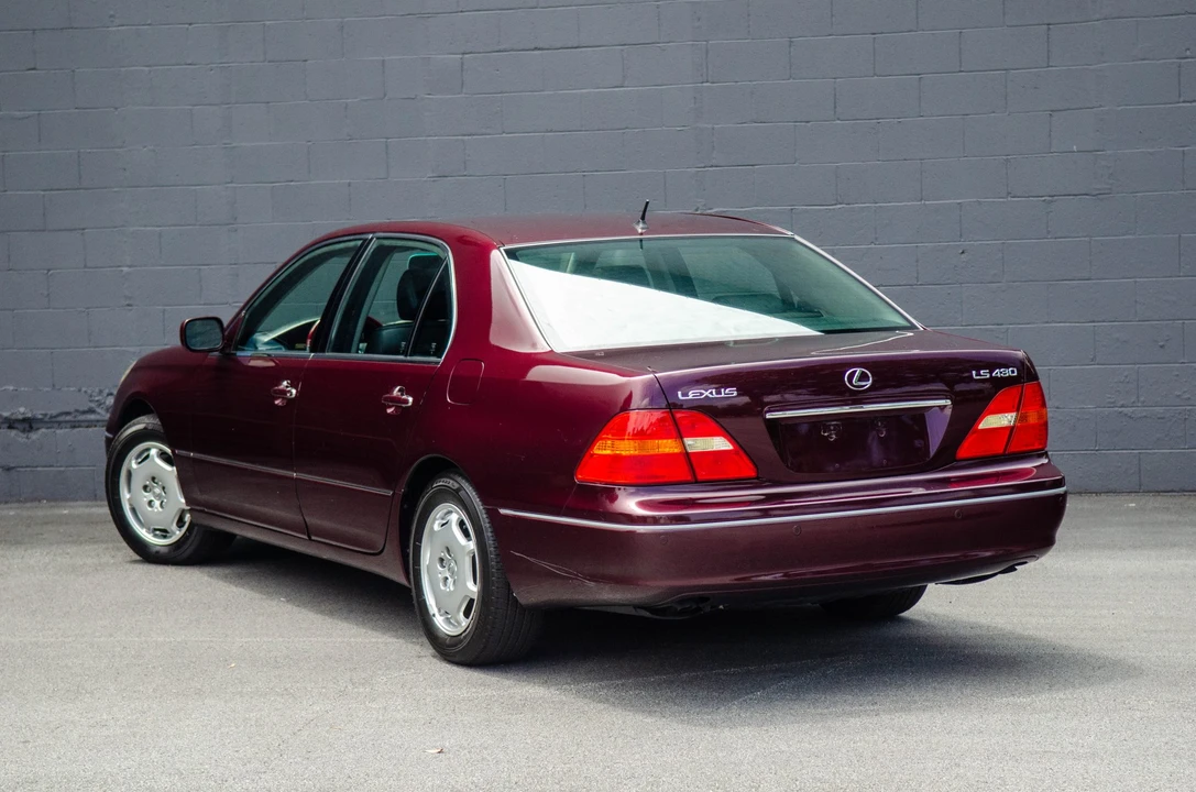 2002 Lexus LS 3rd Gen - Image 7 of 31