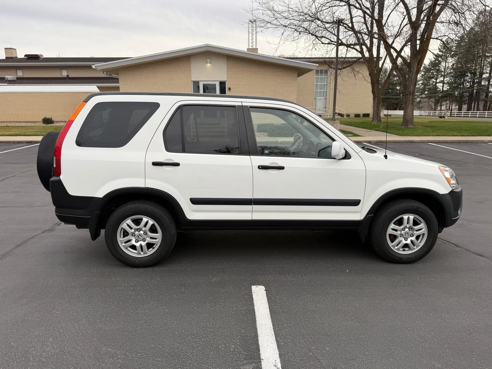 2004 Honda CR-V 2nd Gen - Image 24 of 31