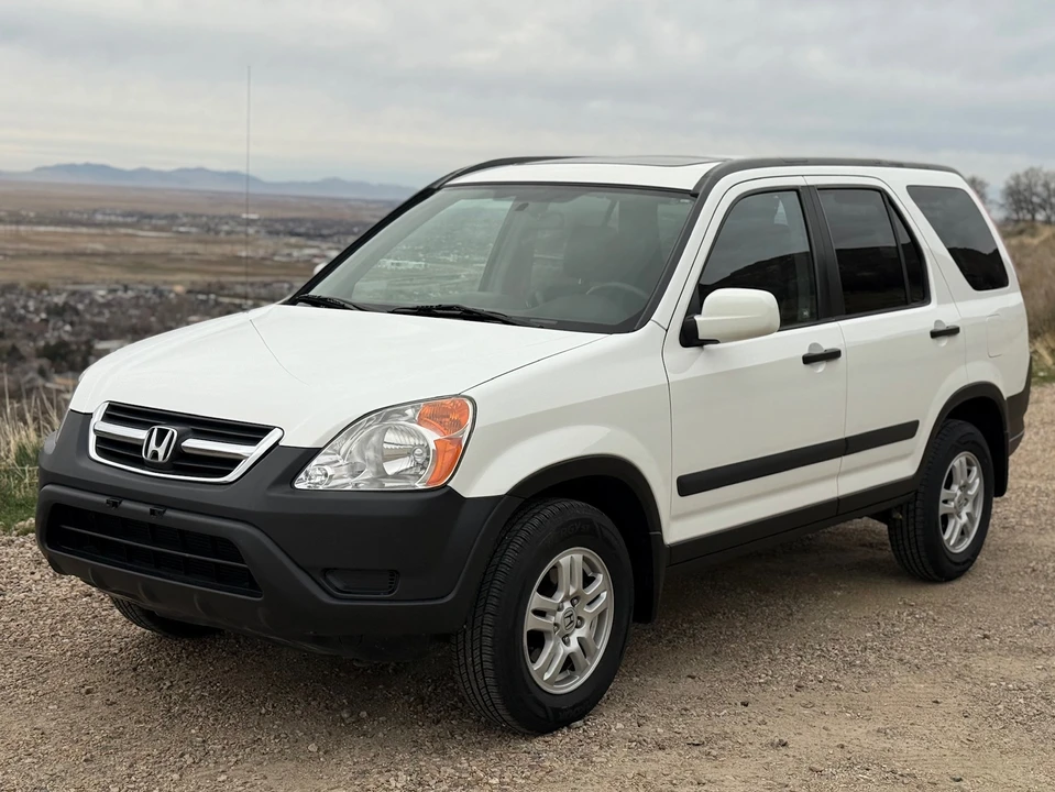 2004 Honda CR-V 2nd Gen - Image 2 of 31