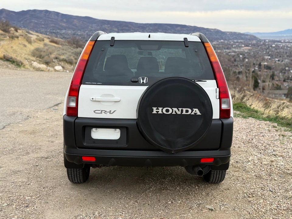 2004 Honda CR-V 2nd Gen - Image 12 of 31