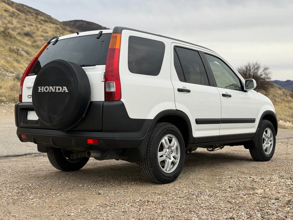 2004 Honda CR-V 2nd Gen - Image 10 of 31