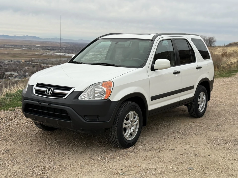 2004 Honda CR-V 2nd Gen - Image 3 of 31