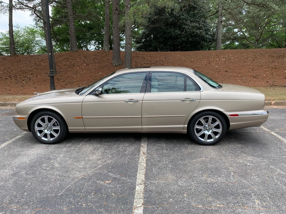 2004 Jaguar X350/X356/X358 XJ - Image 2 of 31