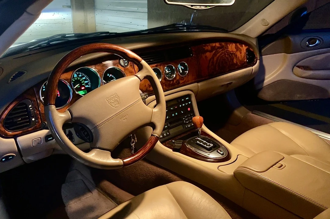 2004 Jaguar X100 XK8 - Image 23 of 31