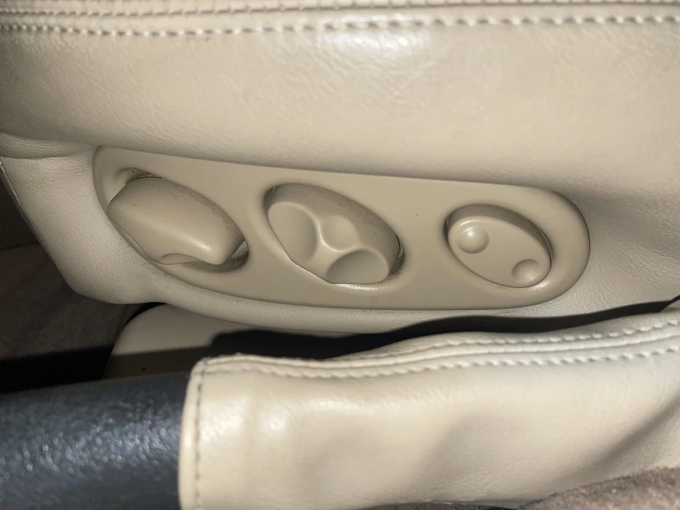 2004 Jaguar X100 XK8 - Image 24 of 31