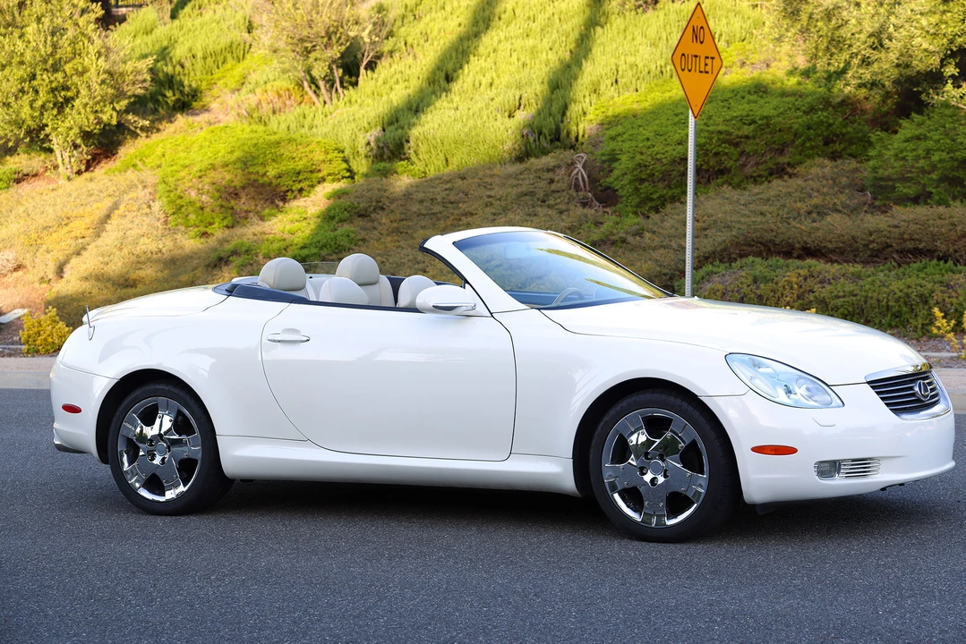 2004 Lexus SC430 - Image 4 of 31