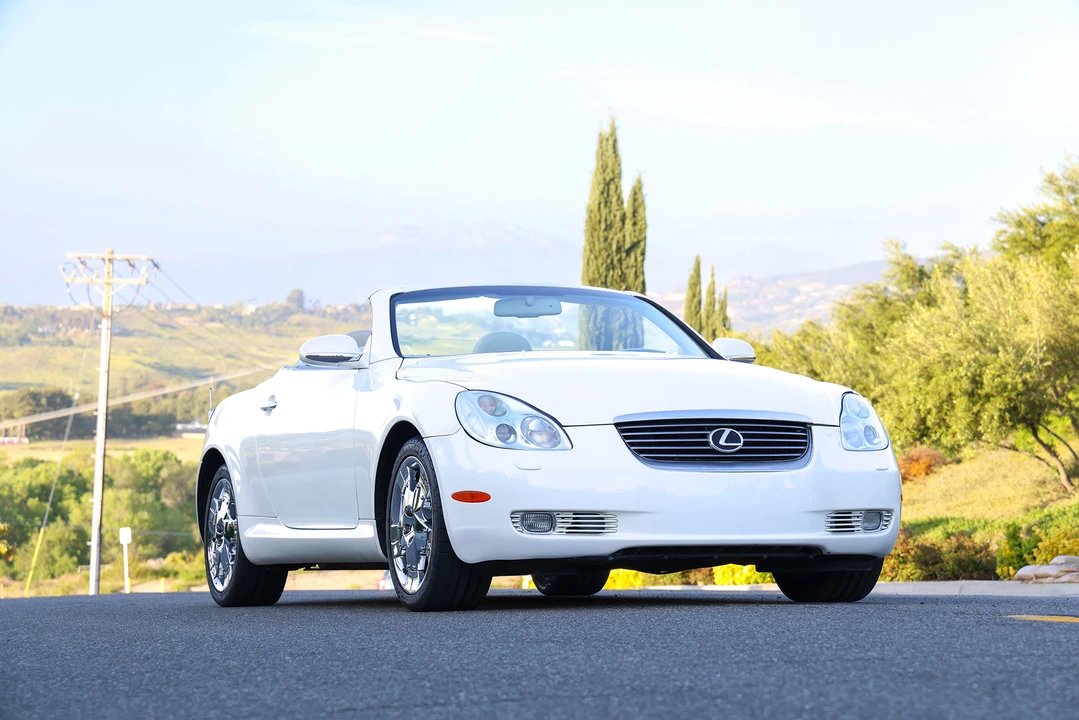 2004 Lexus SC430 - Image 2 of 31