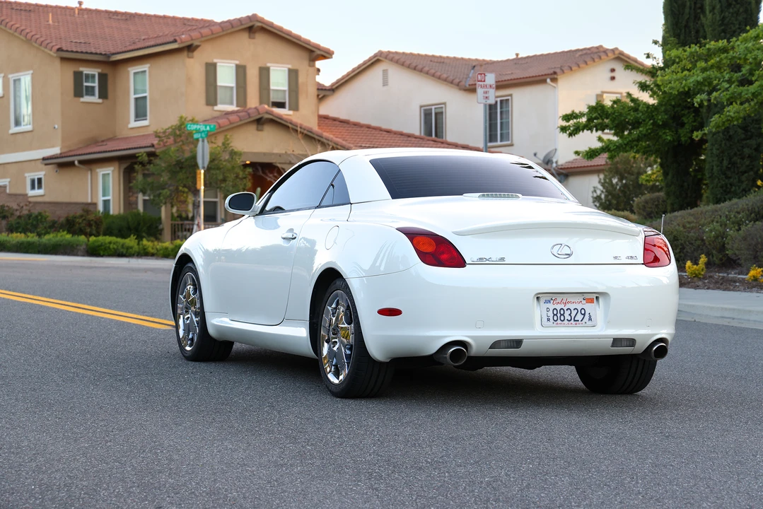 2004 Lexus SC430 - Image 10 of 31