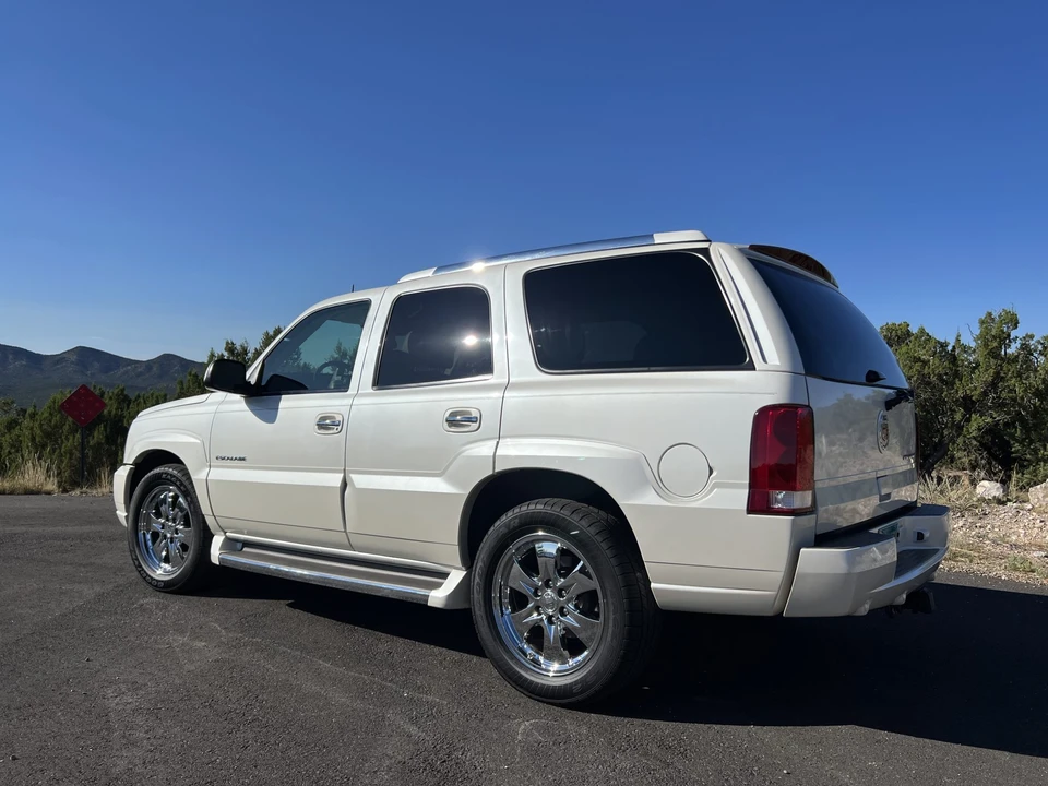 2005 Cadillac Escalade & EXT 2nd Gen - Image 5 of 31