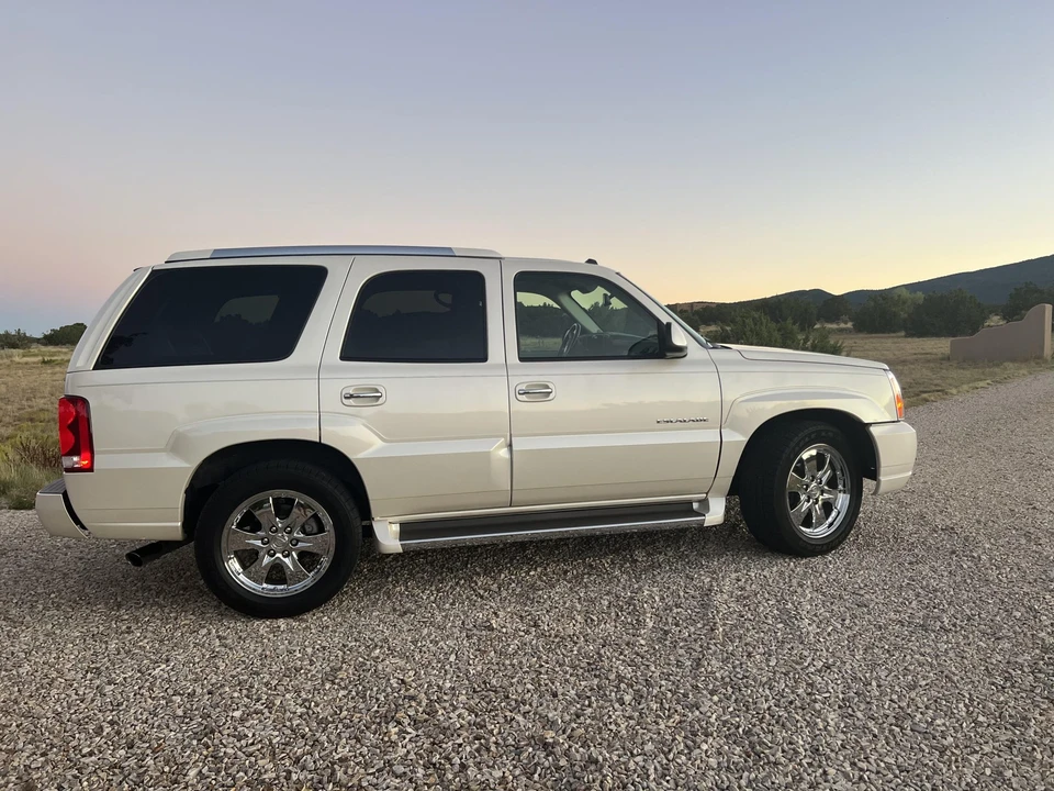 2005 Cadillac Escalade & EXT 2nd Gen - Image 18 of 31