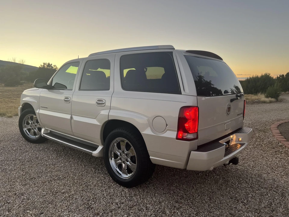 2005 Cadillac Escalade & EXT 2nd Gen - Image 16 of 31