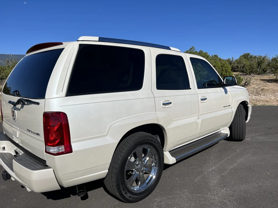 2005 Cadillac Escalade & EXT 2nd Gen - Image 26 of 31