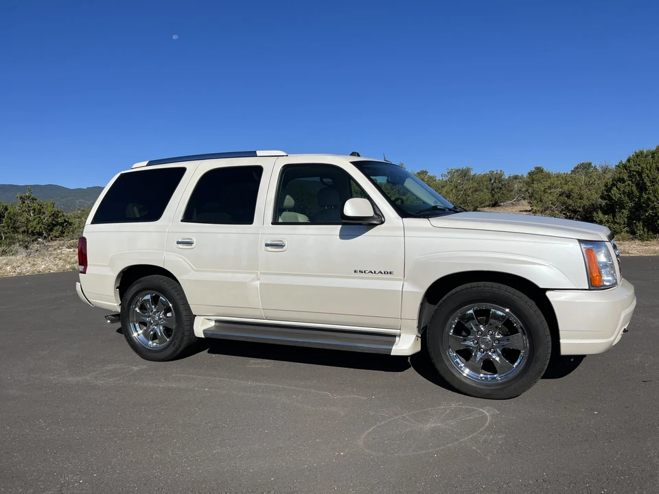 2005 Cadillac Escalade & EXT 2nd Gen - Image 12 of 31