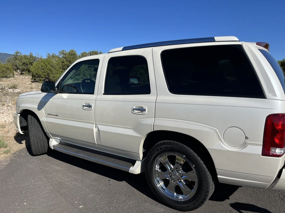 2005 Cadillac Escalade & EXT 2nd Gen - Image 24 of 31