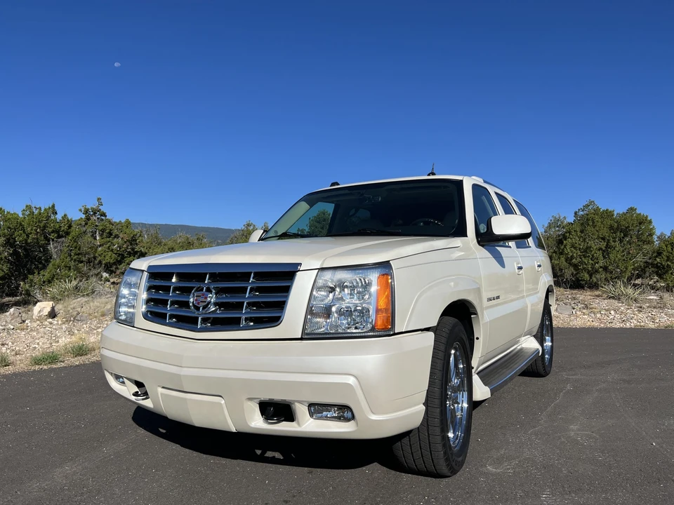 2005 Cadillac Escalade & EXT 2nd Gen - Image 2 of 31