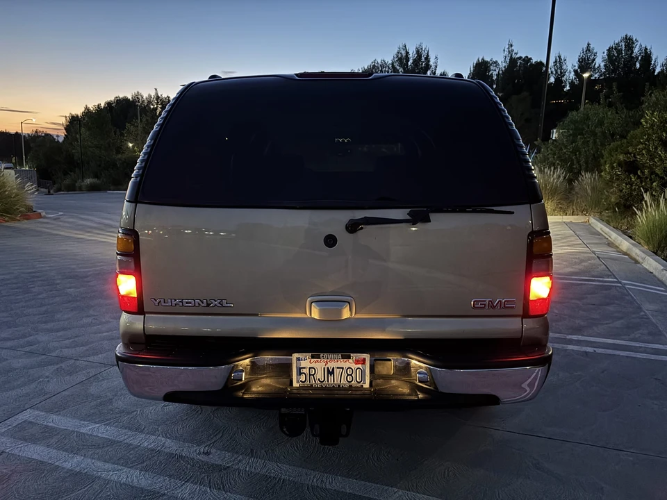 2005 GMC Yukon 2nd Gen - Image 11 of 31