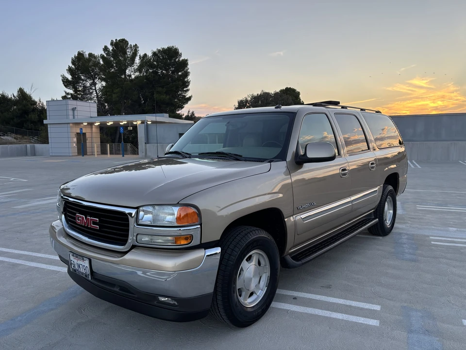 2005 GMC Yukon 2nd Gen - Image 2 of 31