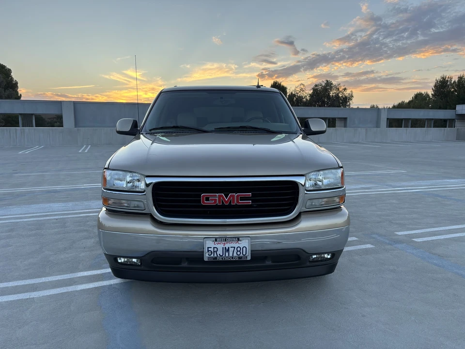 2005 GMC Yukon 2nd Gen - Image 4 of 31