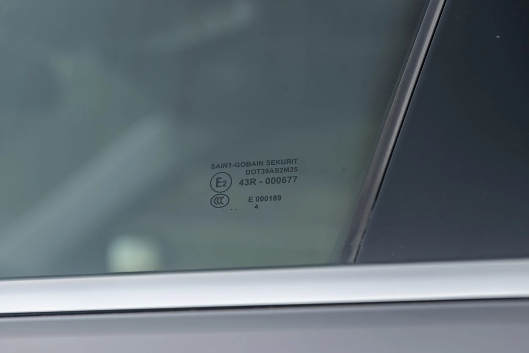 2005 Jaguar X350/X356/X358 XJ - Image 16 of 31