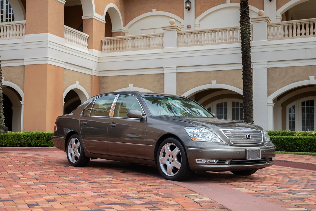 2005 Lexus LS 3rd Gen - Image 3 of 31