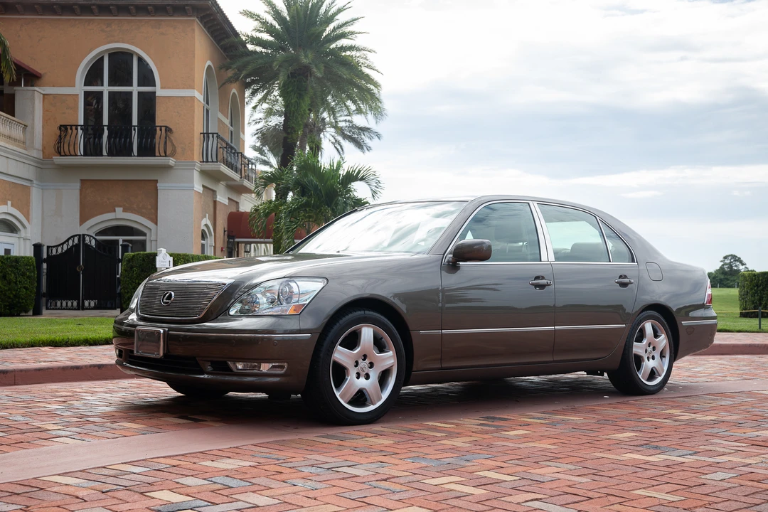 2005 Lexus LS 3rd Gen - Image 12 of 31