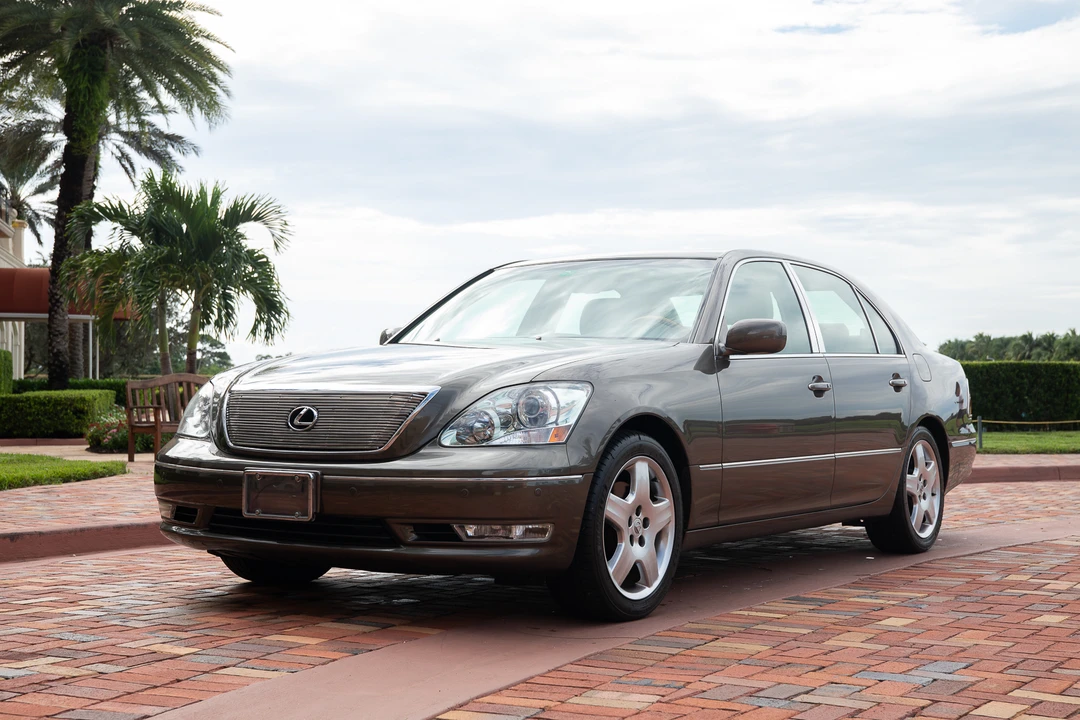 2005 Lexus LS 3rd Gen - Image 13 of 31