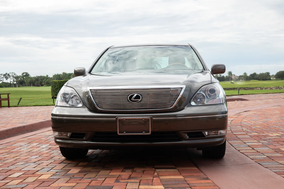 2005 Lexus LS 3rd Gen - Image 15 of 31