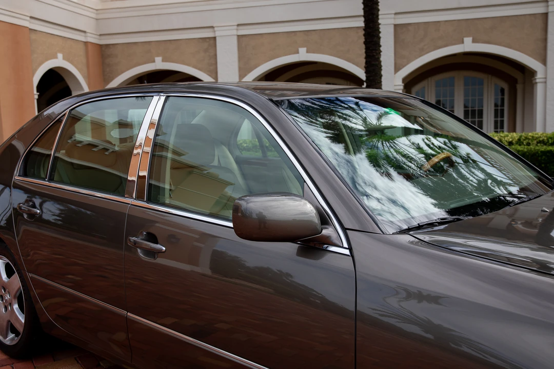 2005 Lexus LS 3rd Gen - Image 27 of 31