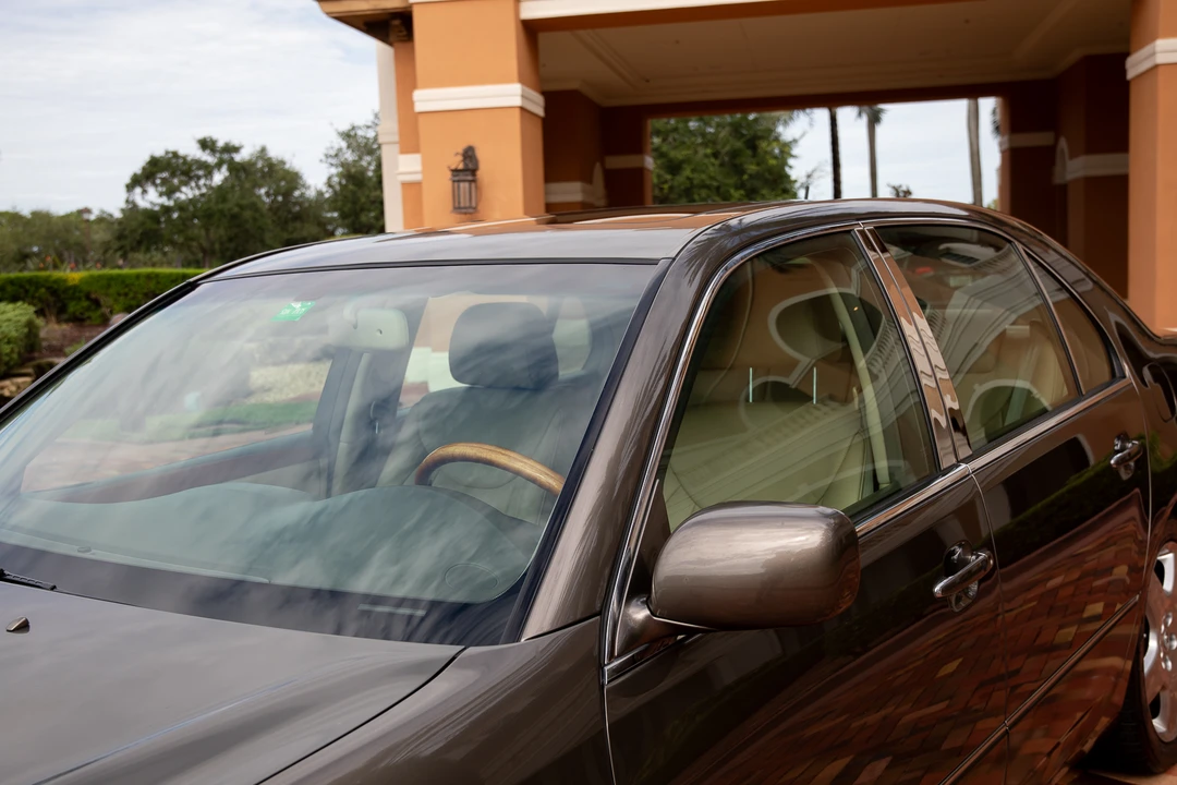 2005 Lexus LS 3rd Gen - Image 26 of 31