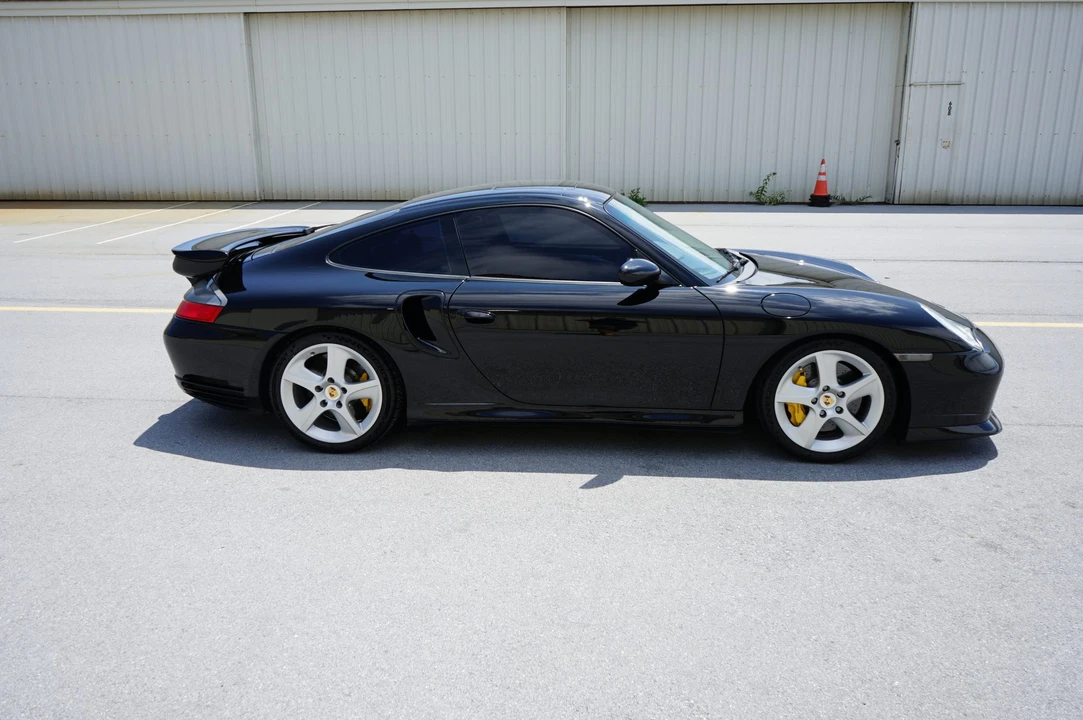 2005 Porsche 996 Turbo - Image 14 of 31