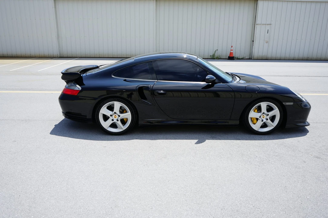 2005 Porsche 996 Turbo - Image 15 of 31
