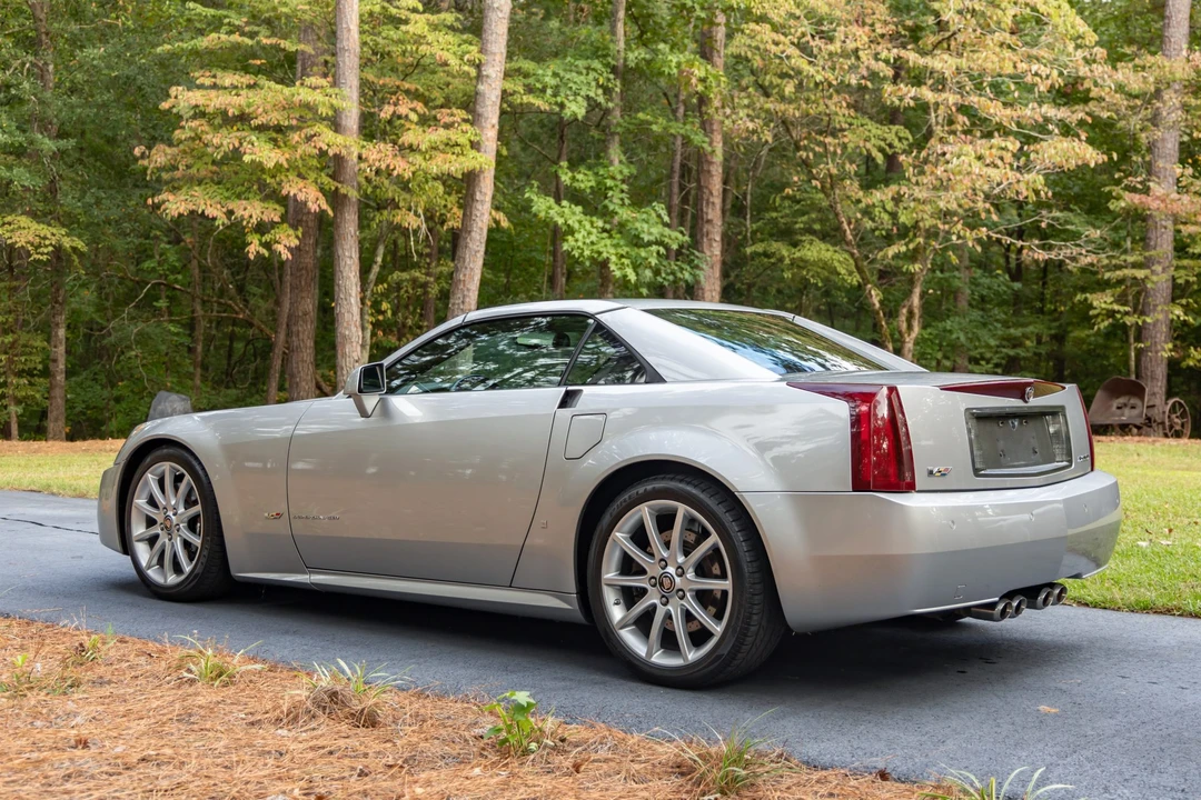 2006 Cadillac XLR-V - Image 8 of 31