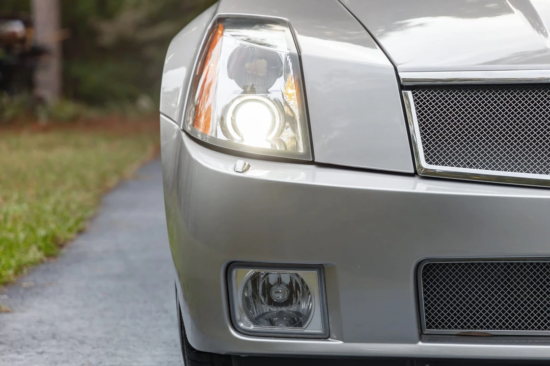 2006 Cadillac XLR-V - Image 16 of 31