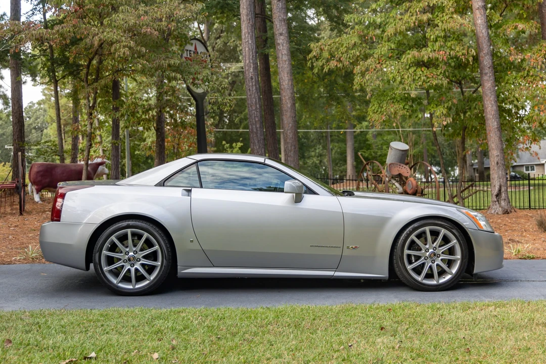 2006 Cadillac XLR-V - Image 5 of 31
