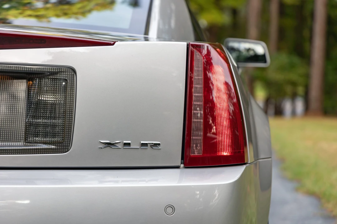 2006 Cadillac XLR-V - Image 19 of 31