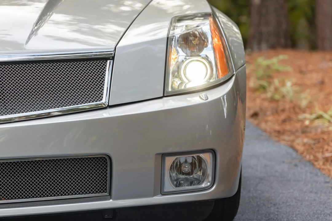 2006 Cadillac XLR-V - Image 17 of 31